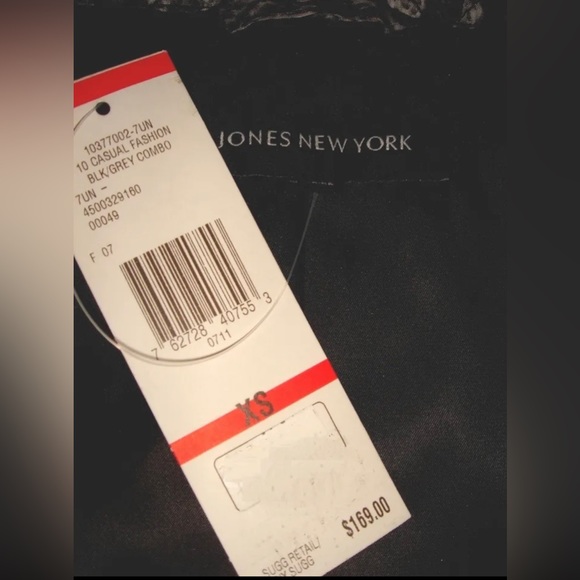 Jones New York Front Zip Quilted Jacket Medium Lined Padded Belt Tie Grey $169 - Picture 13 of 13